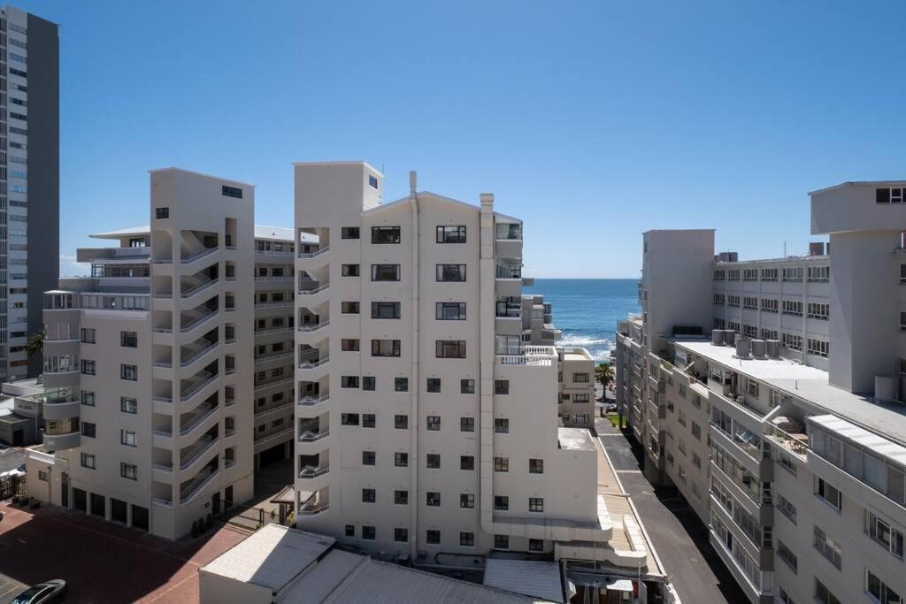 401 Flamingo, Heart Of Sea Point Apartment