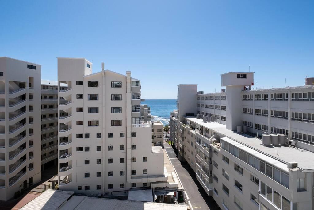Apartment 401 Flamingo, Heart Of Sea Point Cape Town